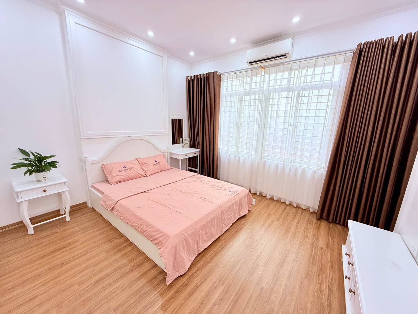 Nhà đẹp Văn Chương – Ngõ nông, thoáng mát – Gần hồ - 35m2 – 5 tầng – 7.2 tỷ