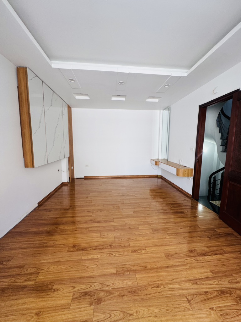 Nhà phố Tôn Đức Thắng – Ngõ nông – Gần hồ - Nhà đẹp – 32m2 – 5 tầng – 8.75 tỷ