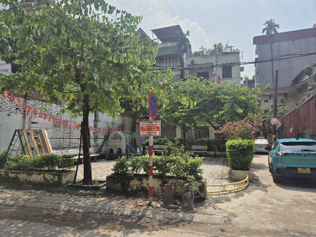 Nhà phố Đội Cấn – Ngõ thông ô tô – 3 thoáng – Nhà đẹp – 50m2 – 4 tầng – 10.8 tỷ