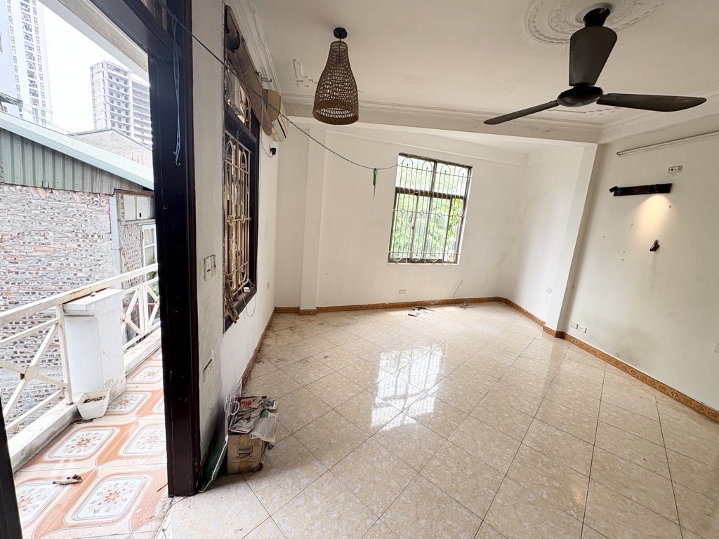 Nhà phố Kim Mã – Ngõ nông – Lô góc 3 thoáng – Nhà đẹp – 32m2 – 5 tầng – 7.6 tỷ