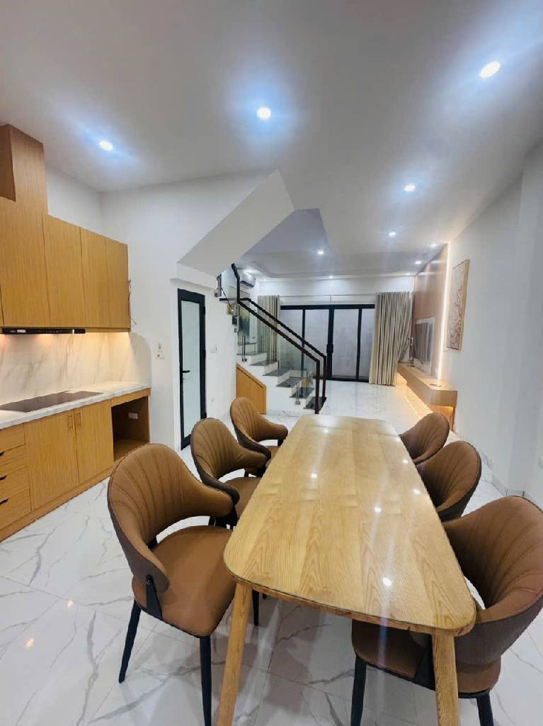 Nhà phố Hoàng Hoa Thám – Ngõ rộng, thông – Nhà đẹp – 3 thoáng– 58m2 – 3 tầng – 8.6 tỷ