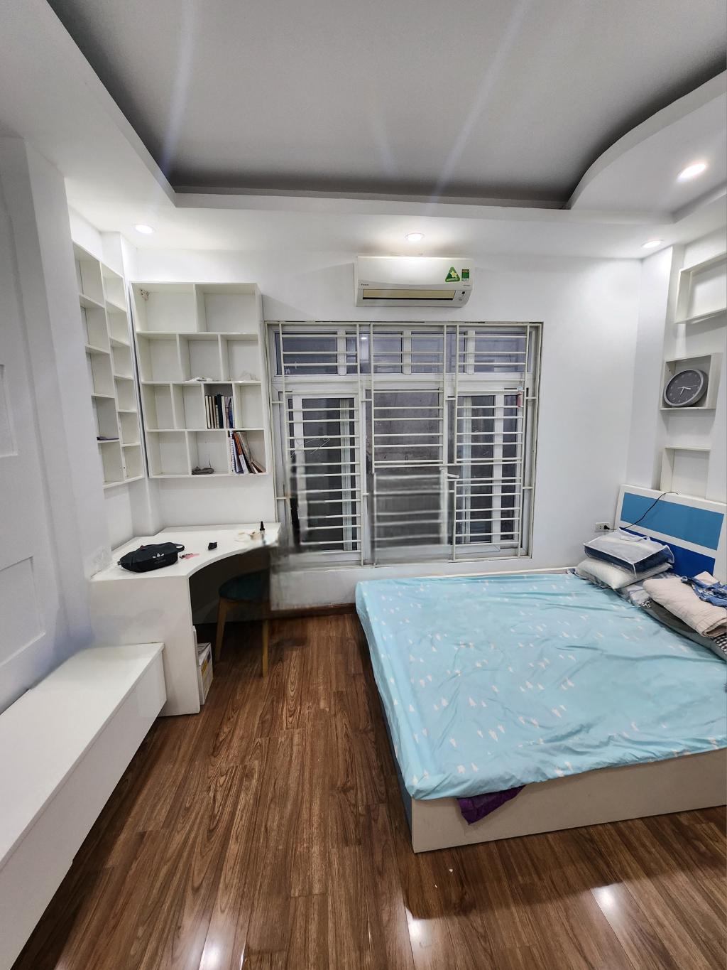 Nhà phố Thái Hà – Ngõ nông, rộng – Nhà đẹp, thoáng mát – 40m2 – 5 tầng – 8.4 tỷ
