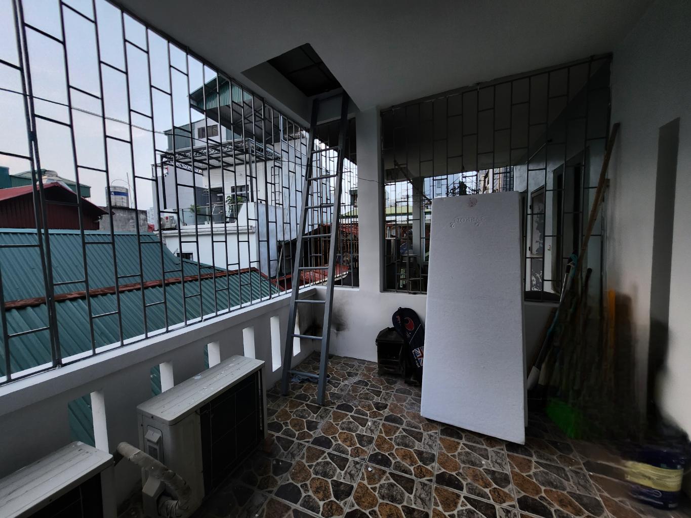 Nhà phố Thái Hà – Ngõ nông, rộng – Nhà đẹp, thoáng mát – 40m2 – 5 tầng – 8.4 tỷ