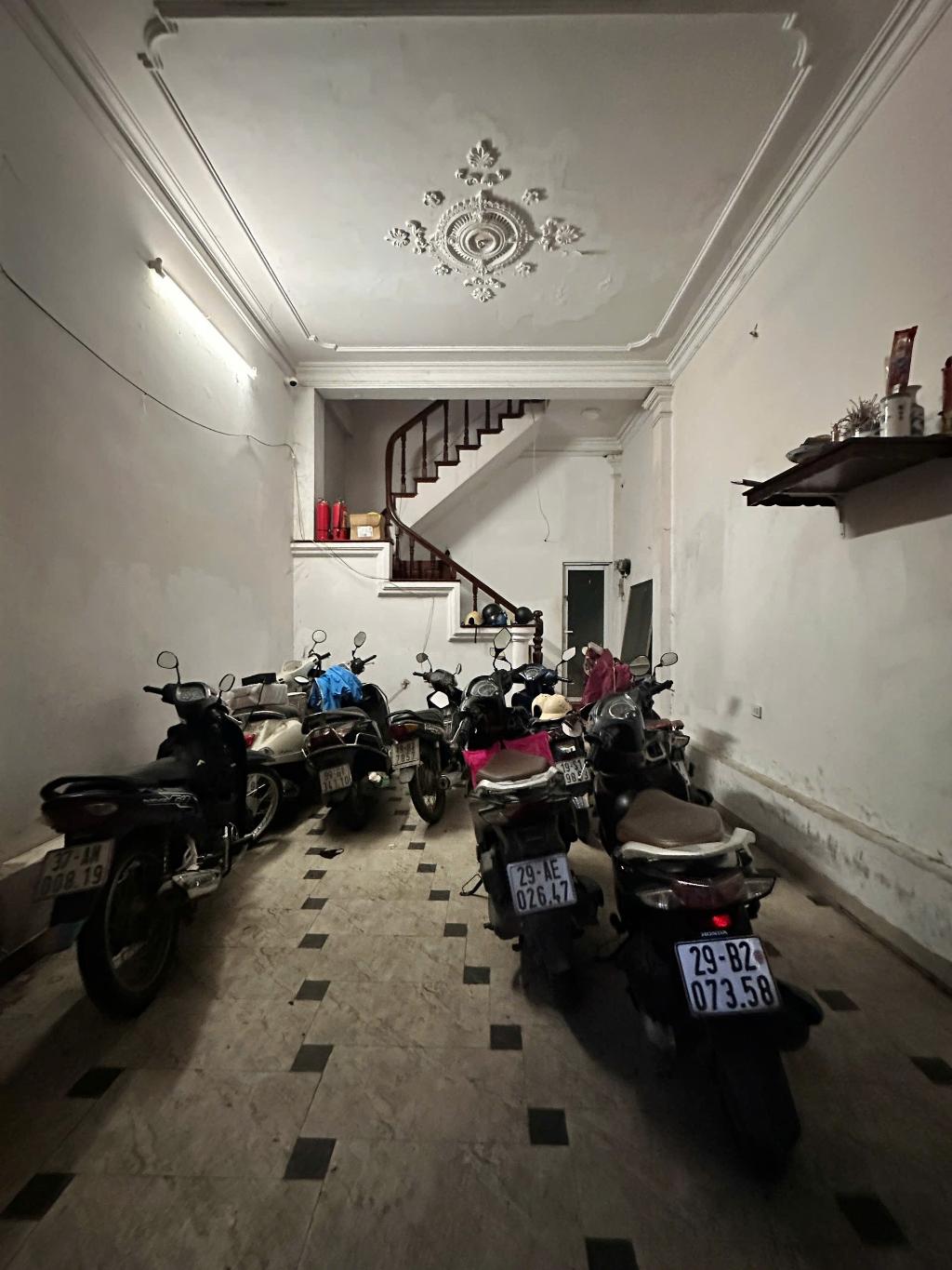 Nhà phố Nguyễn Chí Thanh – Ngõ ô tô – Kinh doanh – 2 thoáng – 45m2 – 5 tầng – 18 tỷ