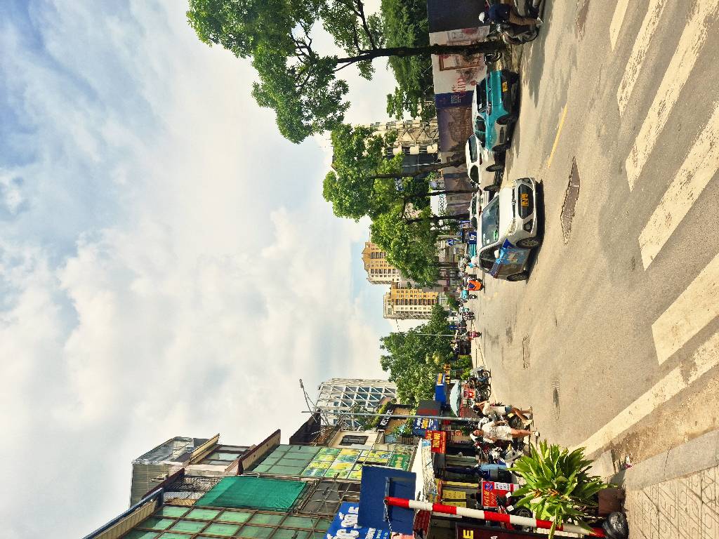 Nhà phố Ngọc Khánh – Ngõ nông, ba gác tránh – Nhà đẹp – 32m2 – 5 tầng – 8.75 tỷ