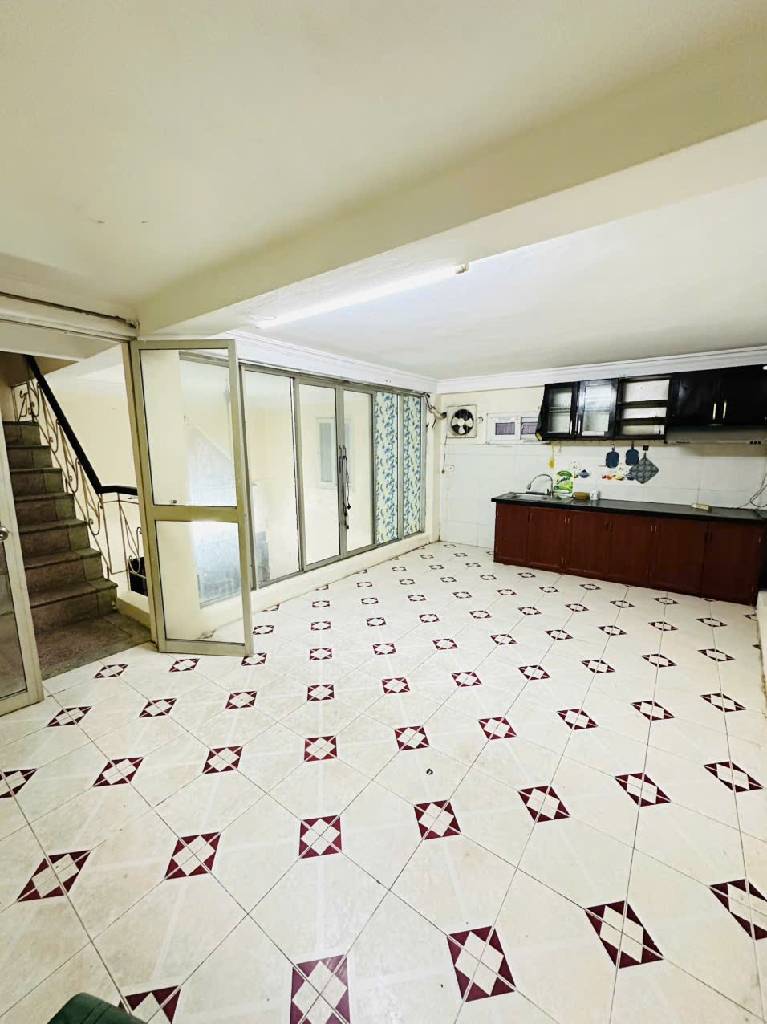 Nhà phố Đội Cấn – Ngõ nông – Dân xây đẹp – Mặt tiền rộng – 39m2 – 5 tầng – 8.4 tỷ