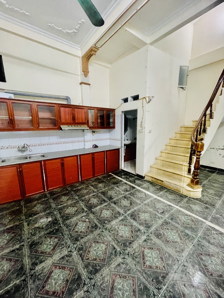 Nhà phố Thái Thịnh – Ngõ rộng – Sân rộng -  Nhà đẹp – 51m2 – 5 tầng – 10.8 tỷ