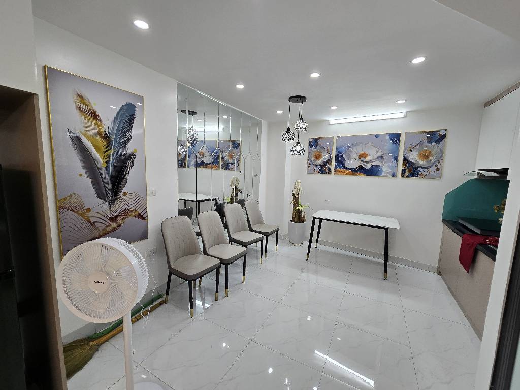 Nhà phố Hoàng Hoa Thám – Ngõ thông – Nhà đẹp, đủ nội thất – 45m2 – 4 tầng – 8.1 tỷ