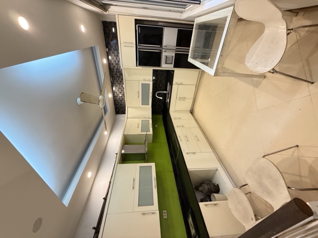 Nhà phố Văn Cao – Ngõ nông – Sân rộng – 2 thoáng – Nhà đẹp – 60m2 – 5 tầng – 13.8 tỷ