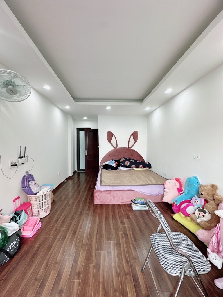 Nhà phố Hoàng Hoa Thám – Ngõ rộng – Lô góc thoáng sáng – Nhà đẹp – 33m2 – 5 tầng – 7.95 tỷ