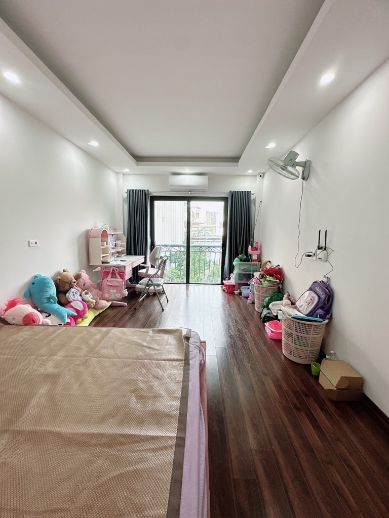 Nhà phố Hoàng Hoa Thám – Ngõ rộng – Lô góc thoáng sáng – Nhà đẹp – 33m2 – 5 tầng – 7.95 tỷ