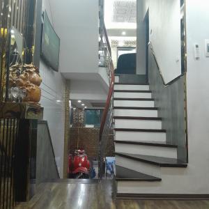 Nhà phố Nguyễn Chí Thanh – Ngõ nông – Ô tô – Kinh doanh – Nhà đẹp – 43m2 – 5 tầng – 18 tỷ