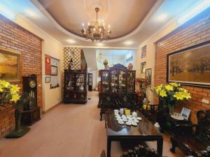 Nhà phố Chùa Láng – Ngõ nông – Ô tô – Kinh doanh – 2 thoáng – 50m2 – 4 tầng – 15.5 tỷ