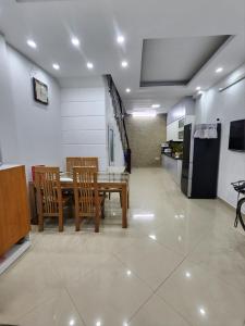 Nhà phố Thái Hà – Ngõ nông, rộng – Nhà đẹp, thoáng mát – 40m2 – 5 tầng – 8.4 tỷ