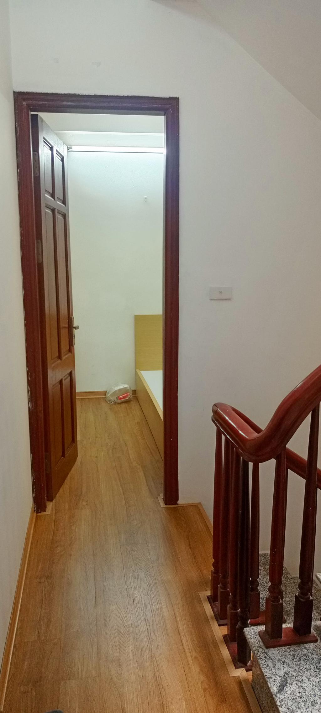 Bán nhà la phù nhà đẹp ở ngay 30m2  3, 95 tỉ
