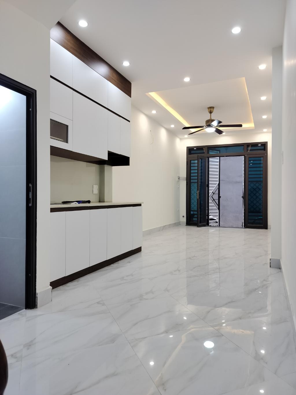 Bán nhà la phù nhà đẹp ở ngay, 30m2,    4,3 tỉ