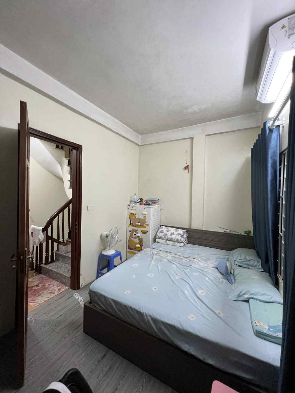 Bán nhà la phù nhà đẹp ở ngay 30m2. 4,65 tỉ