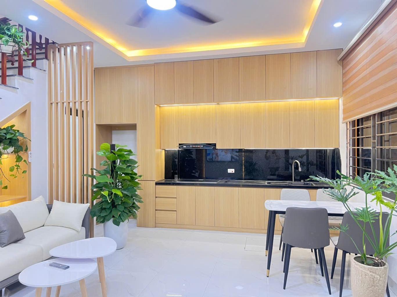 Bán nhà la phù nhà đẹp ở ngay 39m2. 5,35 tỉ