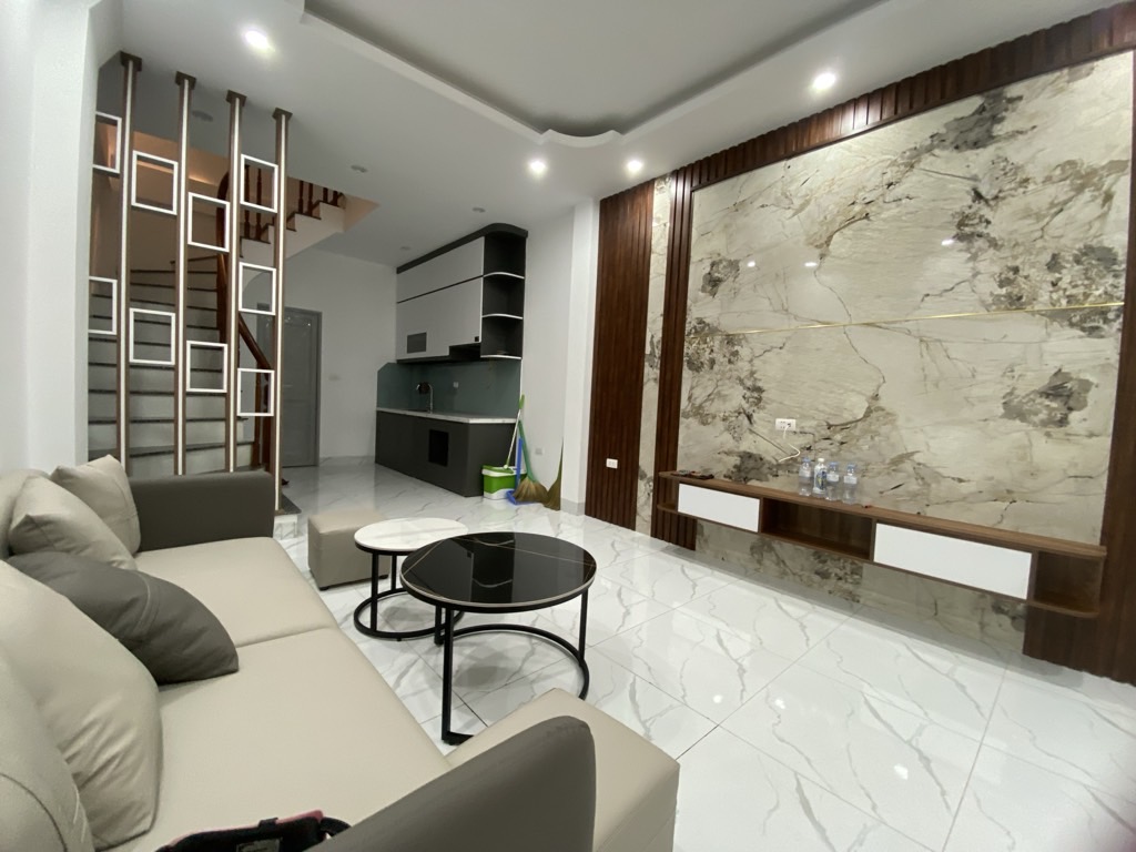 Bán nhà la phù nhà đẹp ở ngay 30m2. 4,45 tỉ