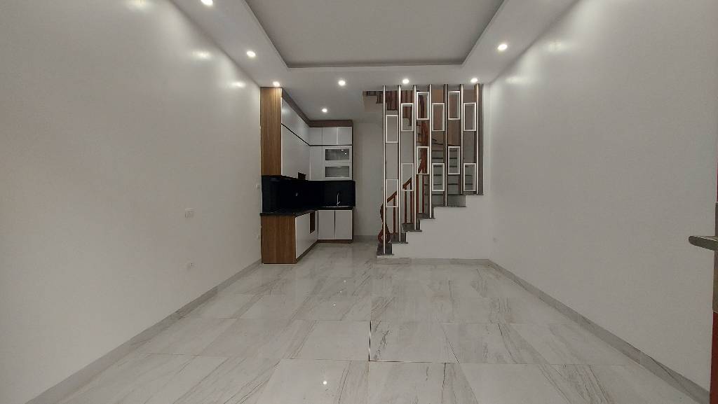 Bán nhà đông la nhà đẹp ở ngay 33m2. 4,85 tỉ