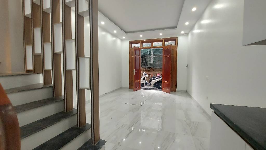 Bán nhà đông la nhà đẹp ở ngay 33m2. 4,85 tỉ