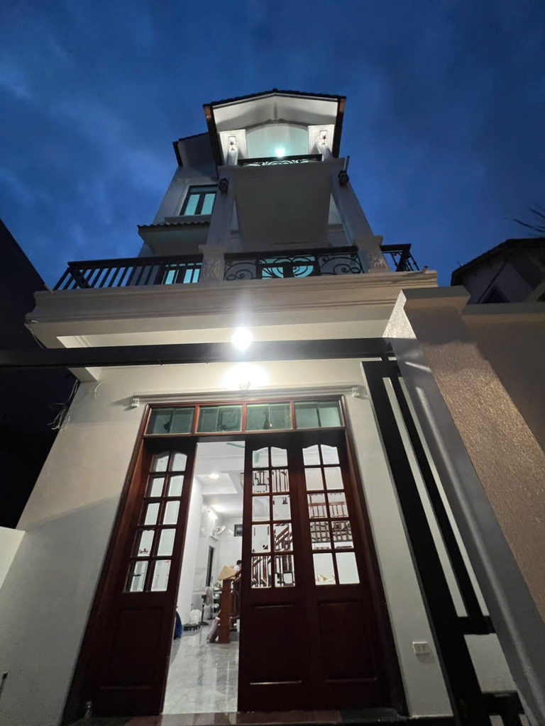 Bán nhà an thượng nhà đẹp ở ngay 73m2. 7,6 tỉ