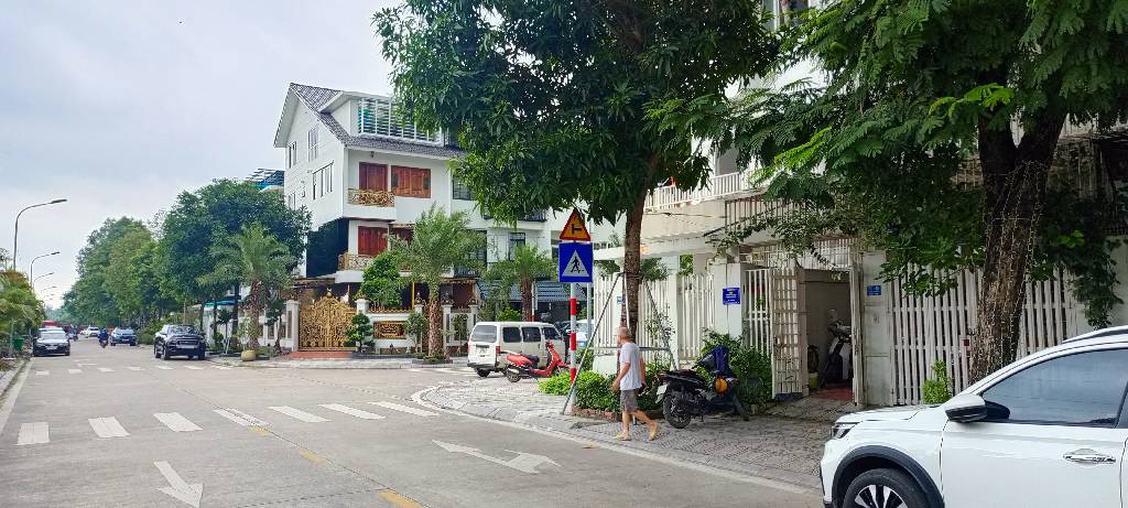 Bán nhà khu D Gleximco hà đông 102m2. 21,9 tỉ