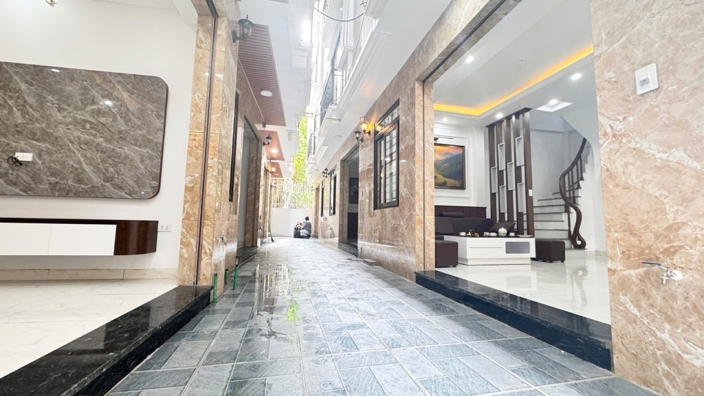 Bán nhà la phù nhà đẹp ở ngay 37m2. 4,7 tỉ