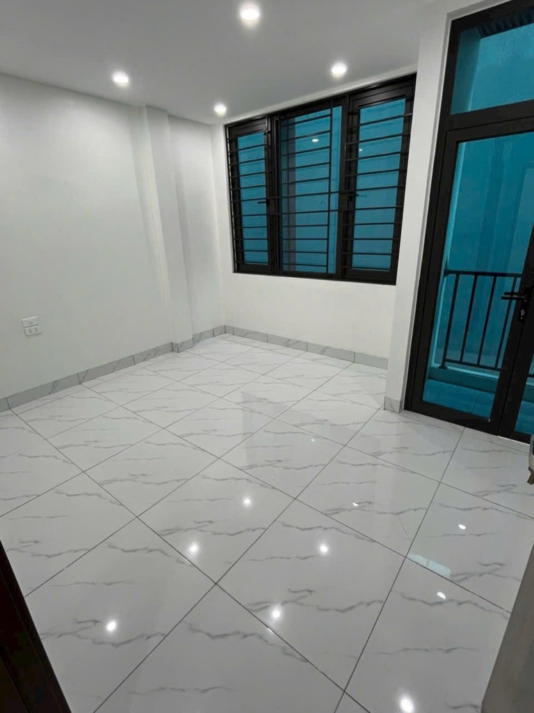 Bán nhà an thượng nhà đẹp ở ngay 40m2 3, 5 tỉ