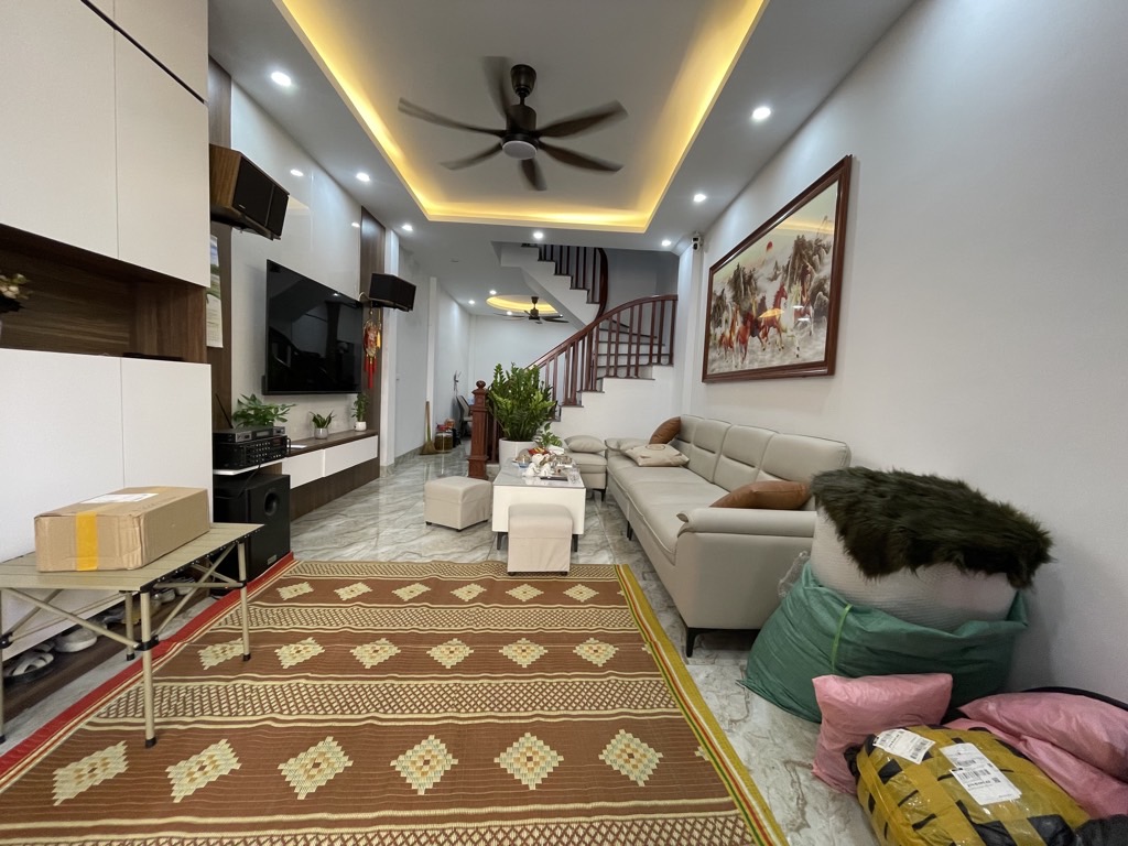 Bán nhà đông la nhà đẹp ở ngay 59m2. 6,2 tỉ