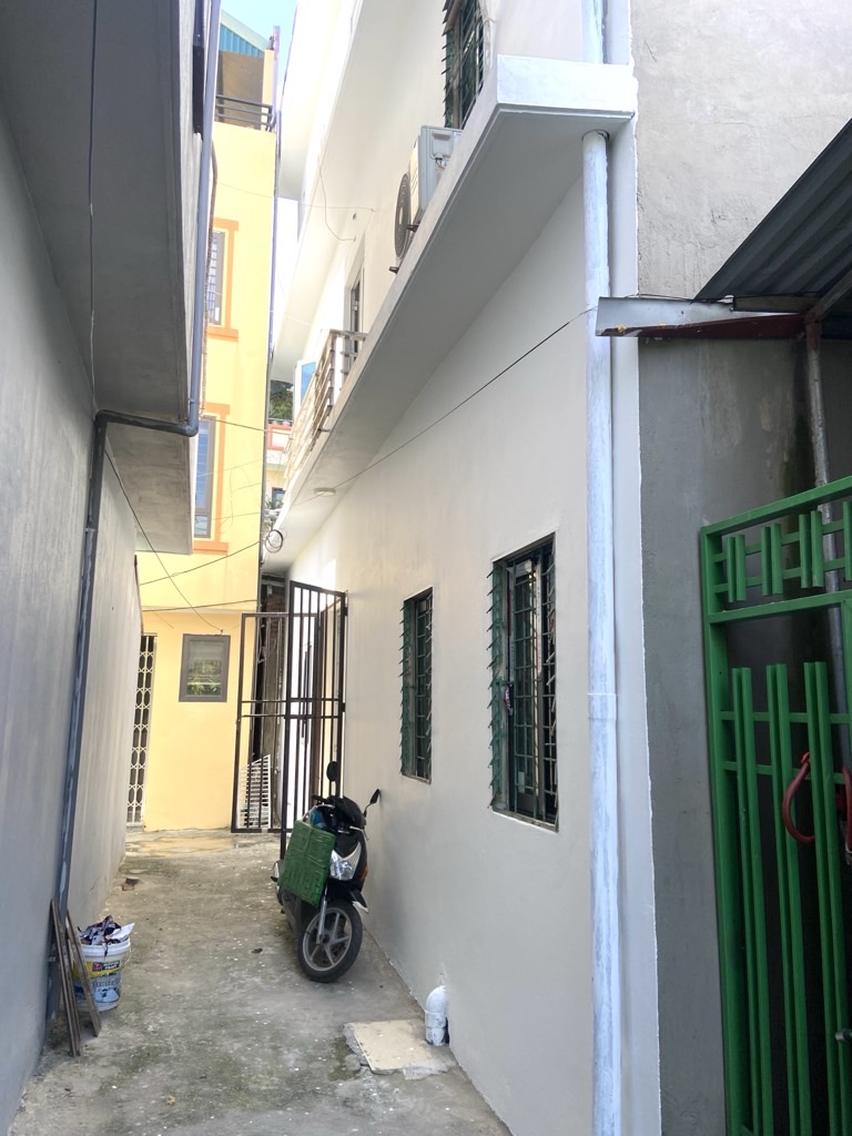 Bán nhà đông la nhà đẹp ở ngay 41m2. 4,2 tỉ