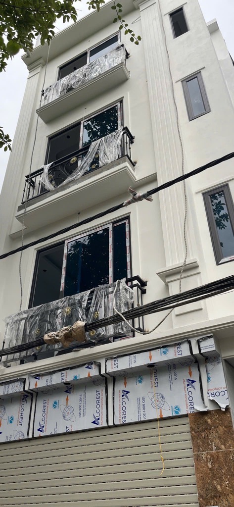 Bán nhà đông la nhà đẹp ở ngay 31m2. 4,25 tỉ