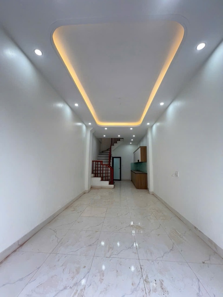 Bán nhà đông la nhà đẹp ở ngay 33m2. 5,25 tỉ
