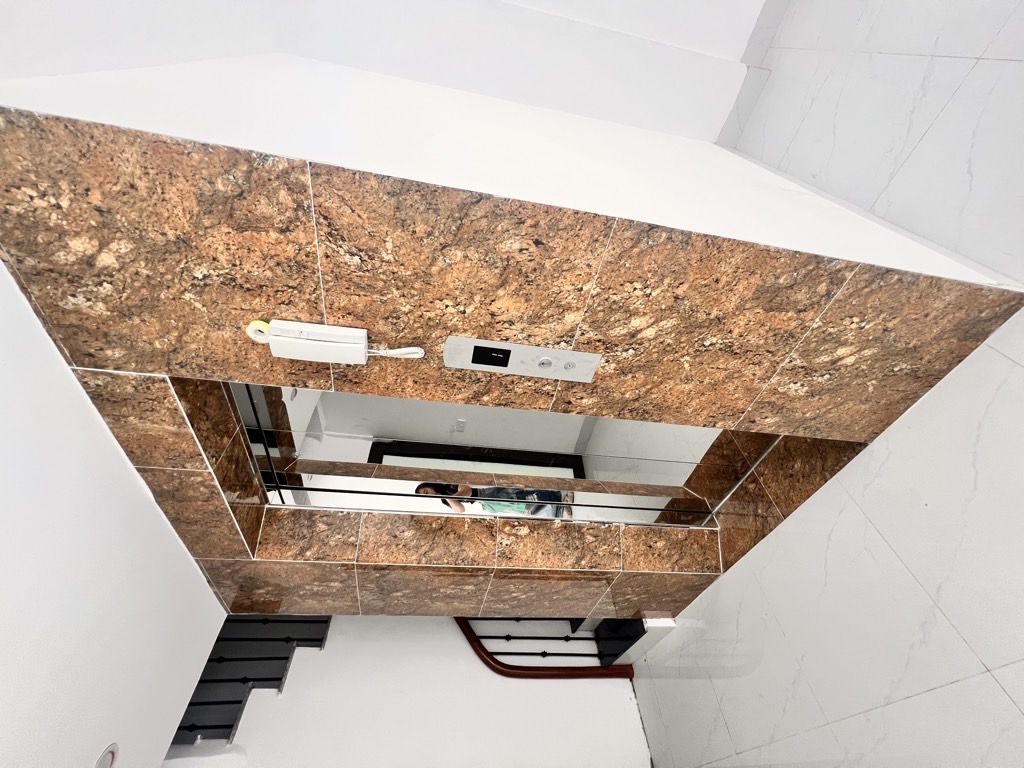 Bán nhà la phù nhà đẹp ở ngay 45m2. 6,98 tỉ