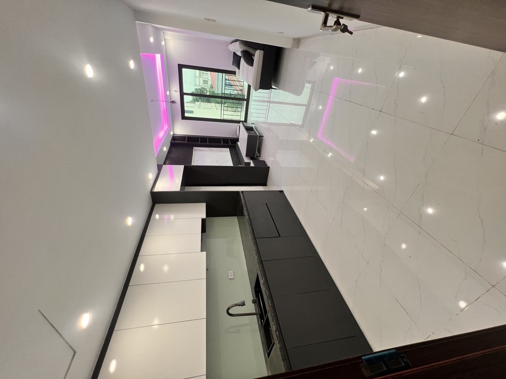 Bán nhà la phù nhà đẹp ở ngay 45m2. 6,98 tỉ