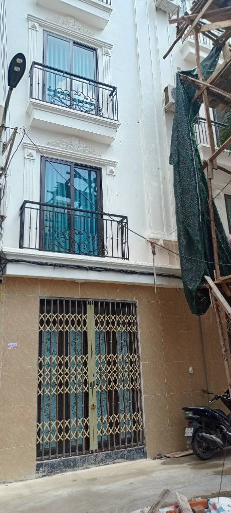 Bán nhà la phù, nhà đẹp ở ngay 30m2. 5,35 tỉ