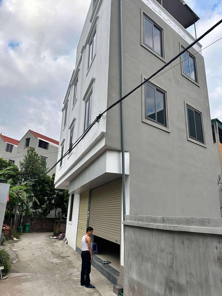 Bán nhà đông la nhà đẹp ở ngay 52m2. 2,95 tỉ