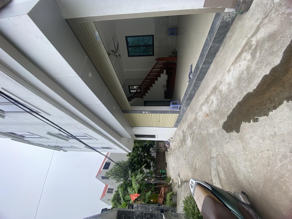 Bán nhà đông la nhà đẹp ở ngay 52m2. 2,95 tỉ