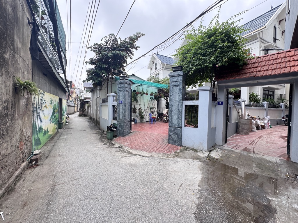 Bán nhà la phù nhà đẹp ở ngay 35m2. 5,55 tỉ