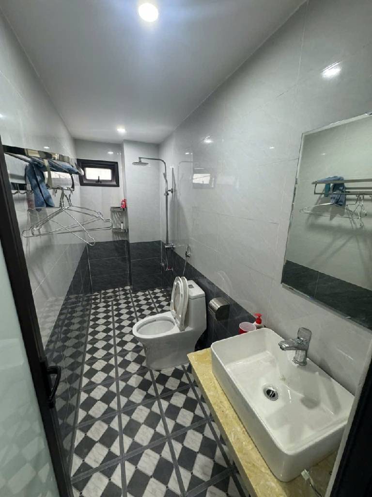 Bán nhà hữu hưng nam từ liêm 30m2. 6,4 tỉ