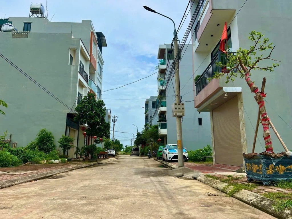 Bán đất lại yên hoài đức 52m2. 8,1 tỉ