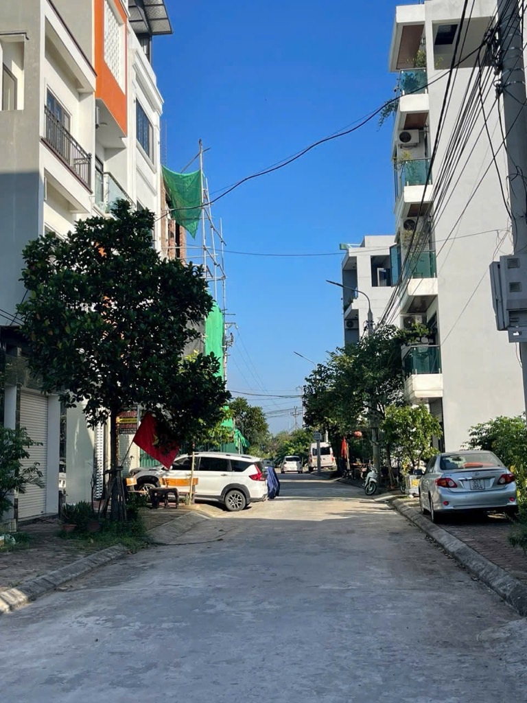 Bán đất lại yên hoài đức 52m2. 8,1 tỉ