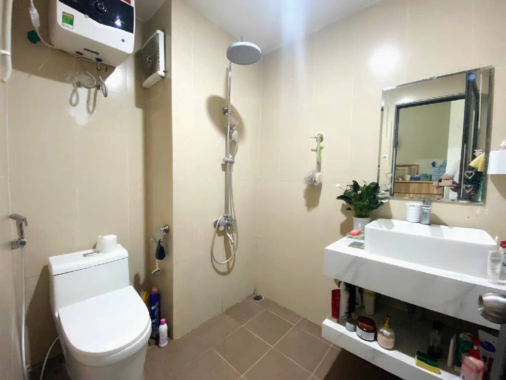 Bán nhà la phù nhà đẹp ở ngay 30m2. 5,2 tỉ