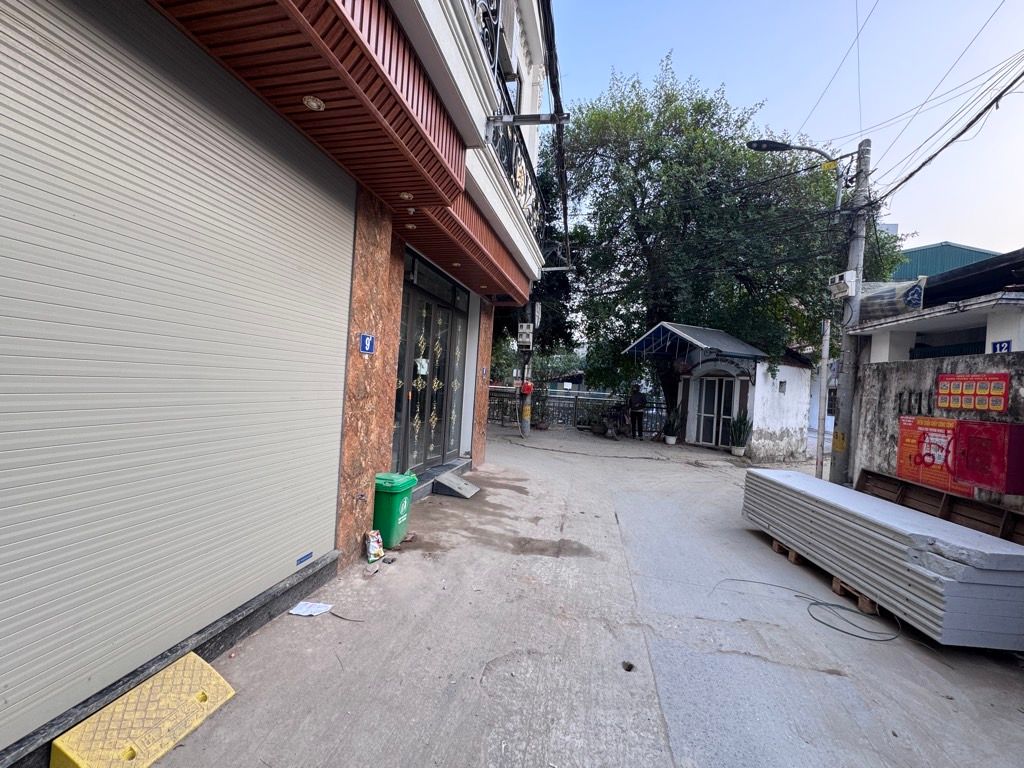 Bán đất tặng nhà la tinh đông la 60m2.  5,6 tỉ