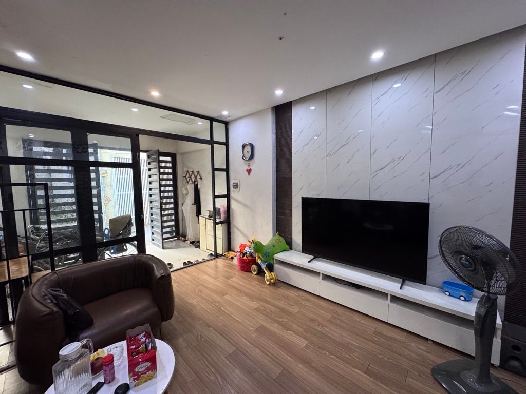 Bán đất tặng nhà la tinh đông la 60m2.  5,6 tỉ