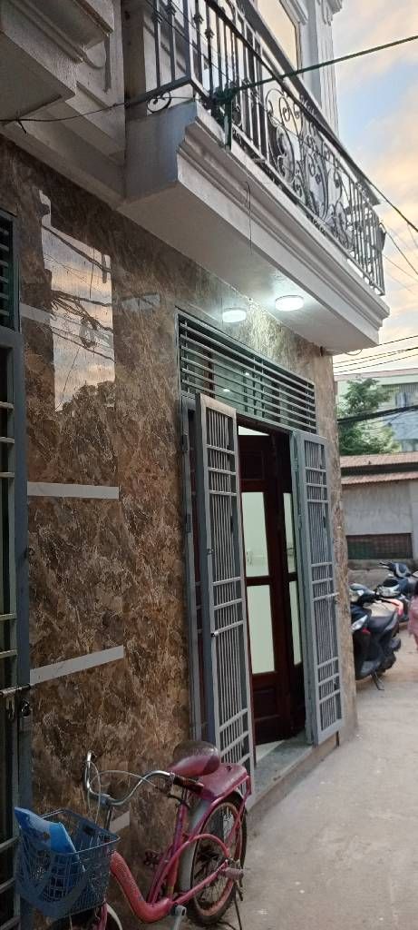 Bán nhà đông la, nhà đẹp ở ngay 31m2. 4,98 tỉ