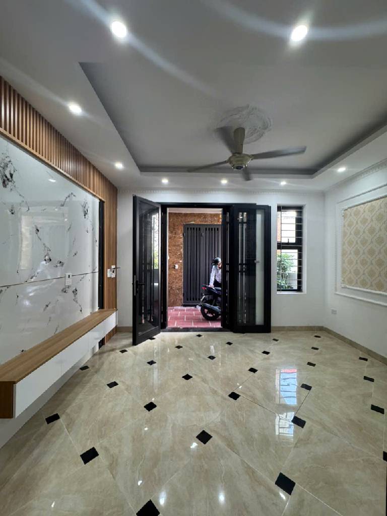 Bán nhà la phù, nhà đẹp ở ngay 41m2. 5,35 tỉ