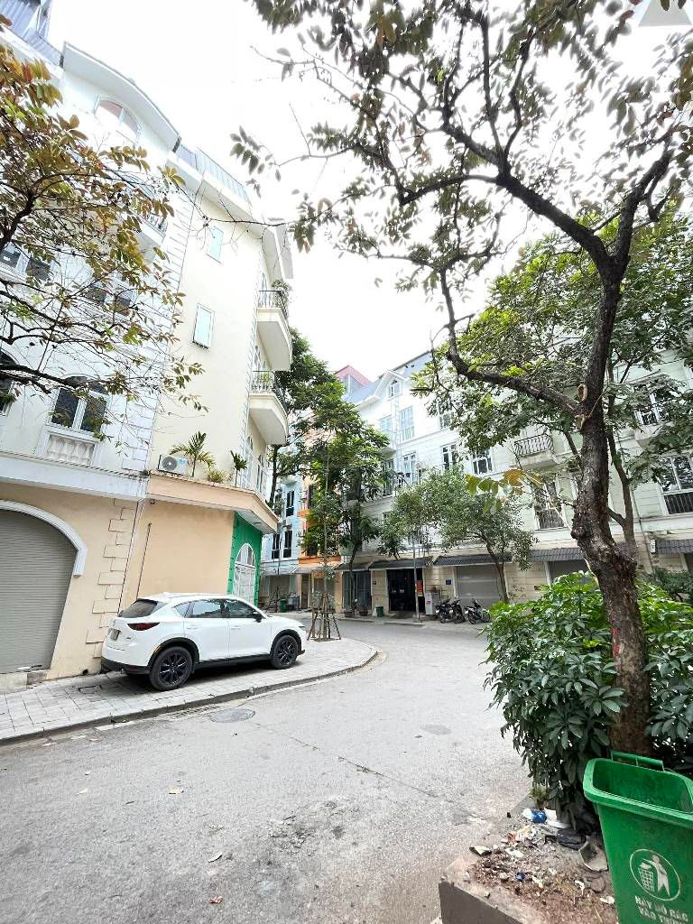 Bán nhà khu đô thị đô nghĩa 105m2.  22 tỉ