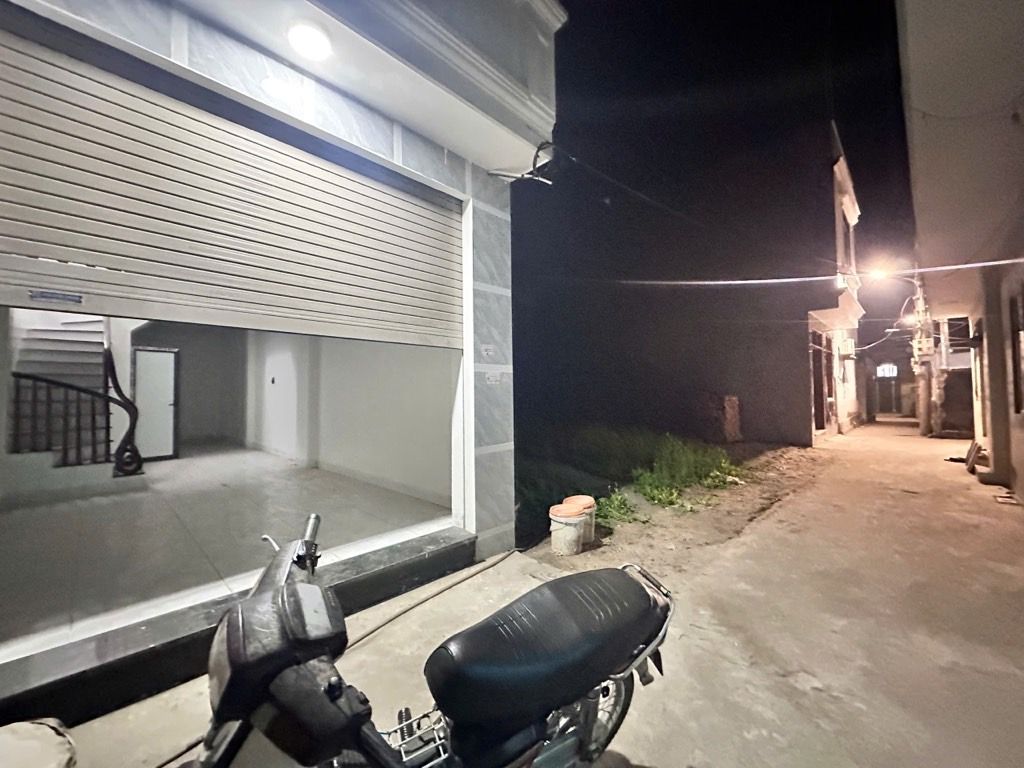 Bán nhà vân côn nhà đẹp ở ngay 40m2. 4,1 tỉ