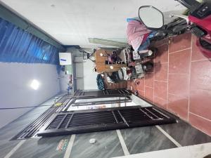 Bán nhà đông la nhà đẹp ở ngay 44m2. 7 tỉ